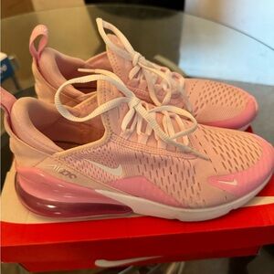 Great condition White Pink Nike Air Max 270